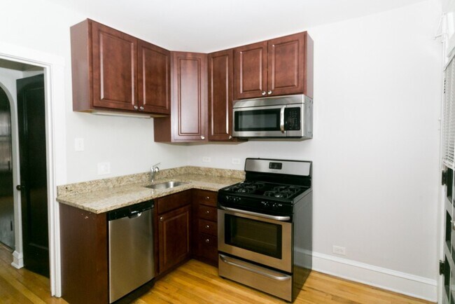 2242 W Ainslie St Unit E3
