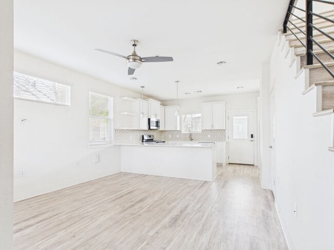 Photo - Modern Freestanding Condo with Private Yard Near Downtown Austin