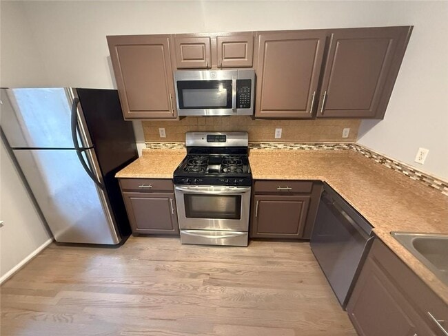 Photo - 1210 Kilmington Ct