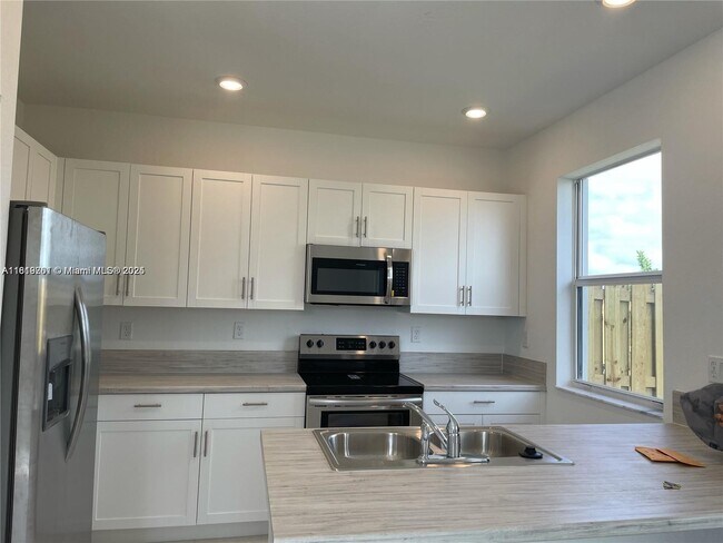 Photo - 2627 SE 12th St