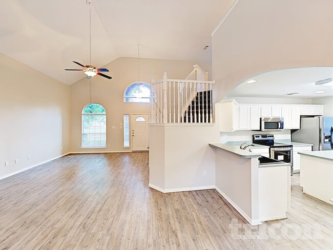 Photo - 1028 Glencrest Dr