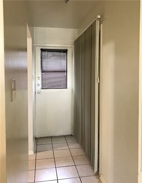 Photo - 1901 Pine Tree Dr Unit A