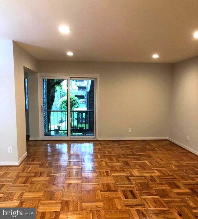 14 Stonehenge Cir Unit 6