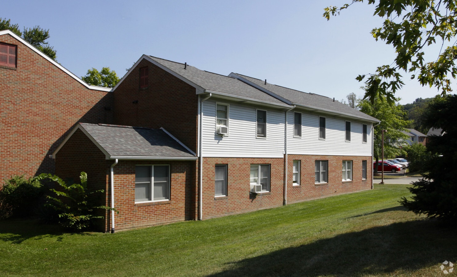 Photo - Creekside Apartments