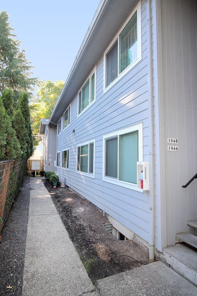 Photo - 1942-1956 NE Tillamook St Unit 1946