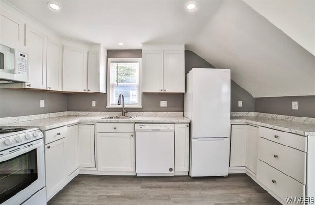 Photo - 156 Hoover Ave