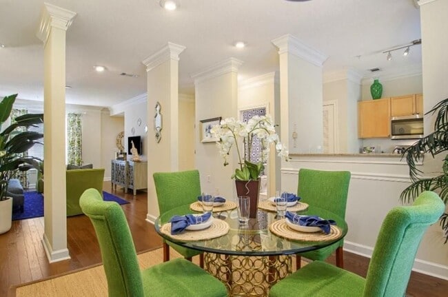 Photo - 100 Ladson Ct