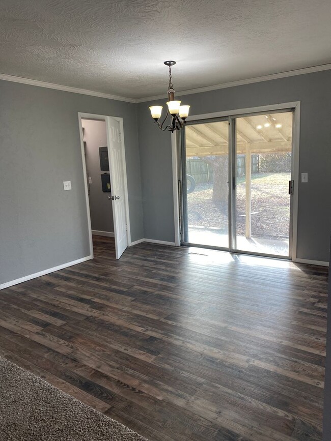 Photo - 3 bedroom/1.5 bathroom house/2 car garage