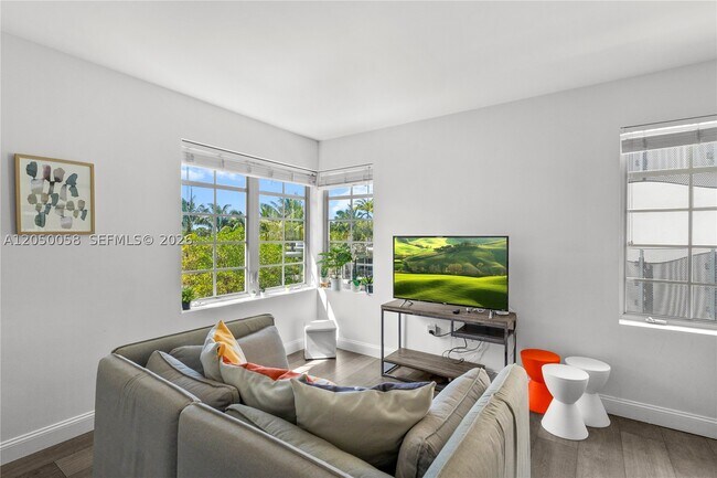 Photo - 435 21st St Unit 318