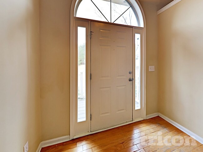 Photo - 3935 Piper Glen Dr NE