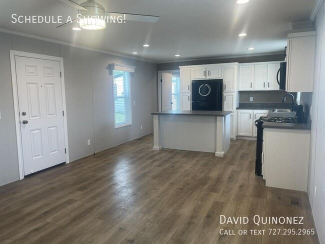 Photo - 701 Mill St