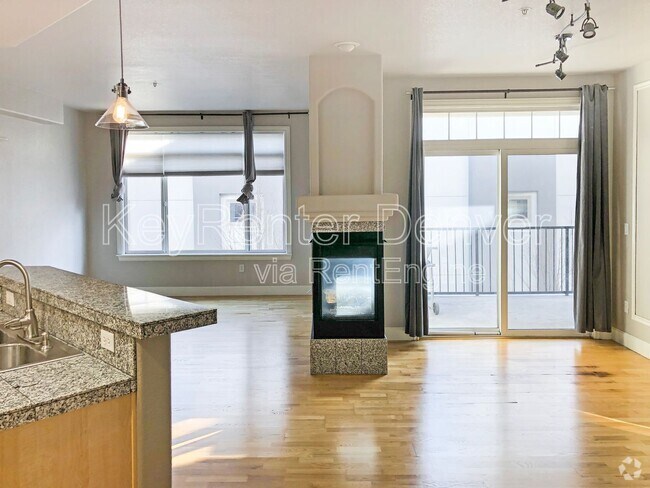 Building Photo - 1735 N Ogden St Unit 303 Rental