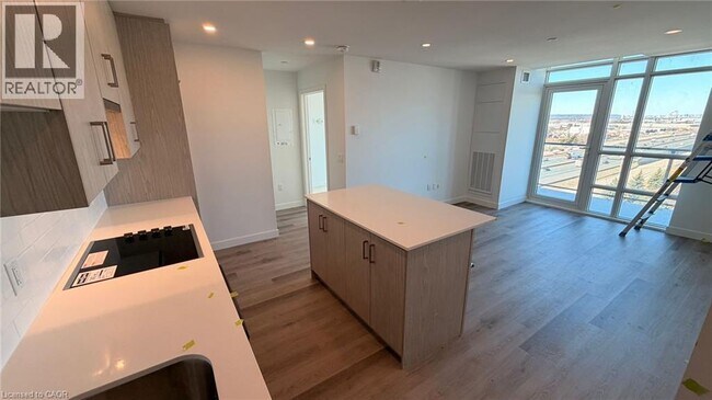 Photo - 461 Green Rd Unit 920