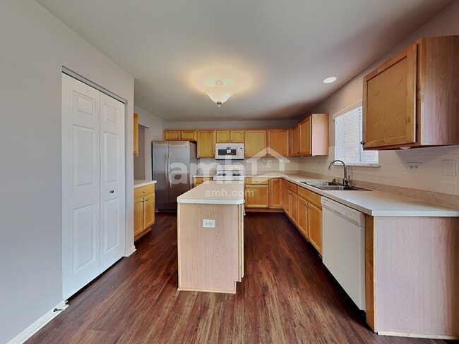 Photo - 528 Alyssa St