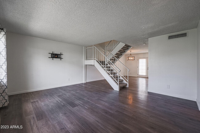 Photo - 3868 N 30th St