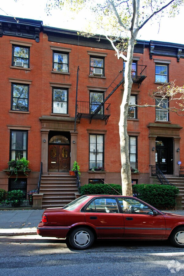 Photo - 128 Pacific St