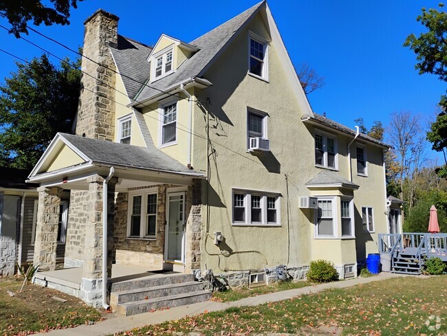 Building Photo - 307 Clearbrook Ave Rental