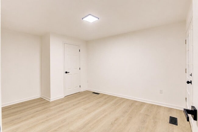 Photo - 3116 Domar St