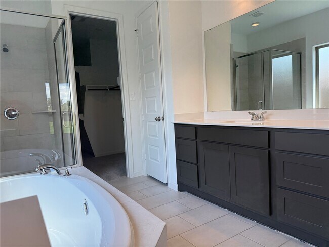 Photo - 4942 Hitchings Ct