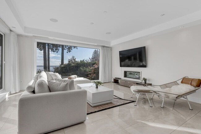 Photo - 2550 Palmerston Ave Unit ID1051912P