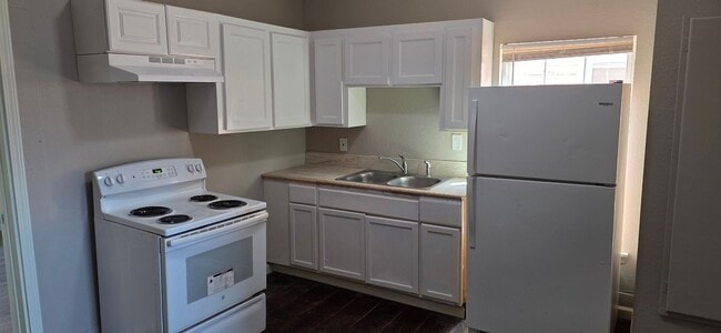 3419 Sealy Ave Unit 4