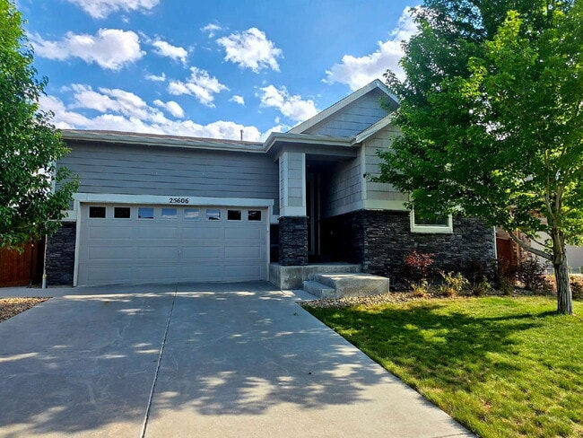 Building Photo - Updated 3-Bedroom Ranch in the Traditions Neighborhood – Move-In Incentives Available