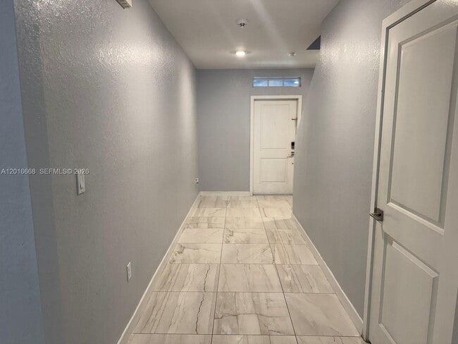 Photo - 462 NE 6th Pl