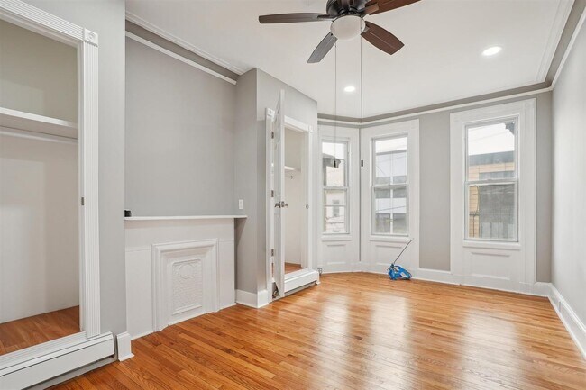 Photo - 198 Griffith St Unit 1L