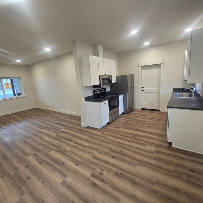 Photo - 6077 N Libby Rd Unidad 6077 B North Libby