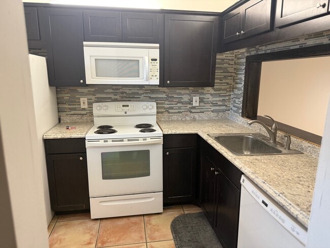 Building Photo - 9101 NW 1st Ct Unit NA Rental