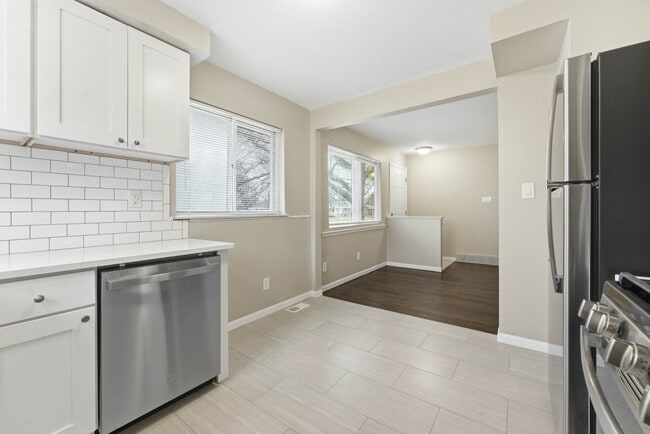 Photo - 19411 Rensellor St