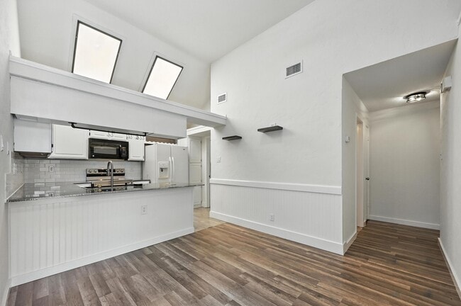 Photo - 4901 Tree Top Ln