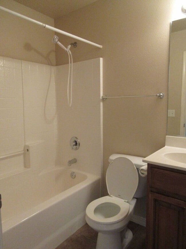 Photo - Move-In Discount!! 3 bed 2 bath - Twin home in Lamplight