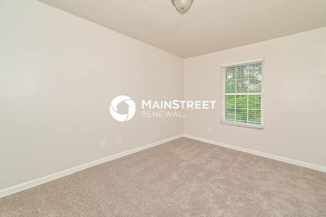 Photo - 3 Bedroom Pet-Friendly Home in KNOXVILLE, TN with Main Street Renewal