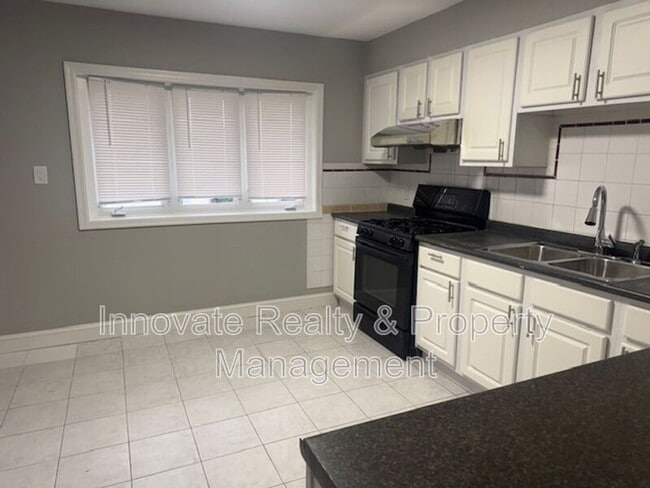 Photo - 2819 Comly Rd