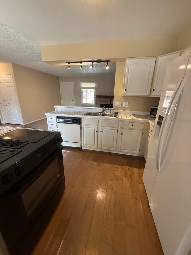 Photo - 6155 Little Pine Cir