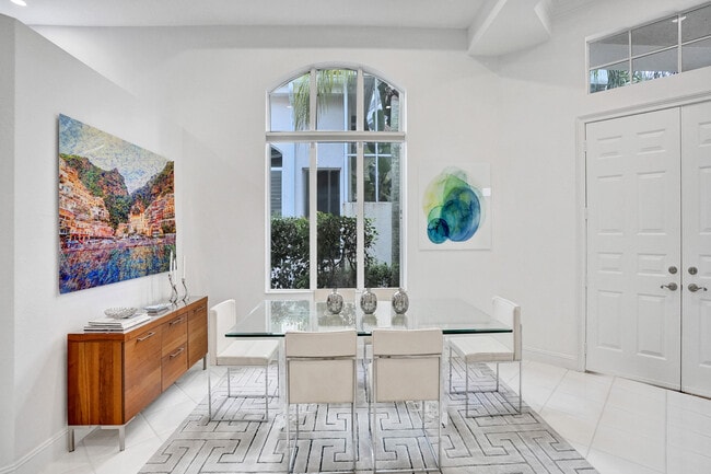 Photo - 251 Isle Way