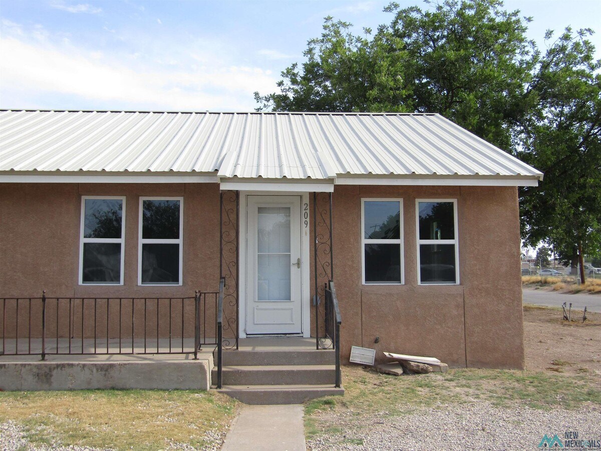 Photo - 209 E Grand Ave House