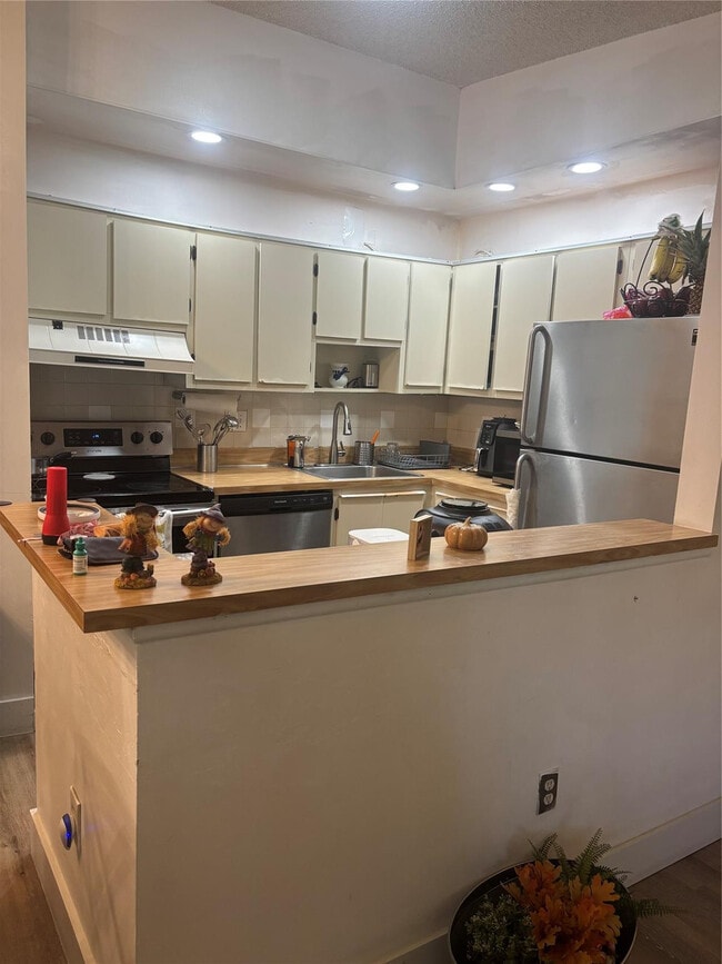 Photo - 10727 W Clairmont Cir Unidad 211