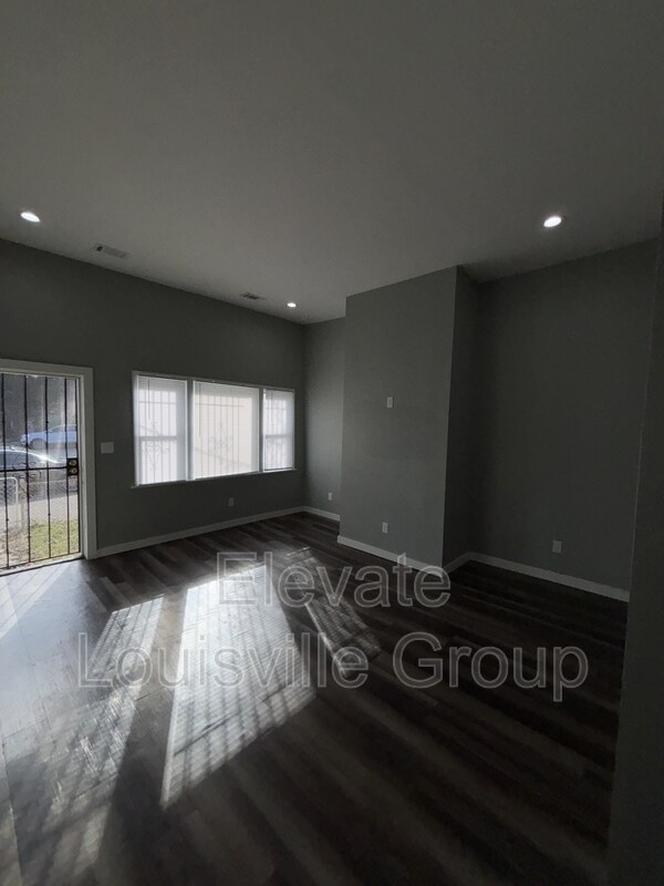 Photo - 2215 W Market St