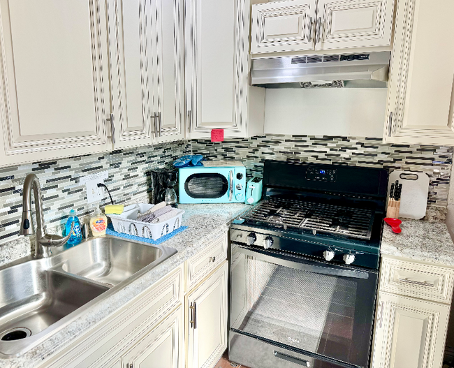 Photo - 5333 Longridge Ave Unit 4-mini