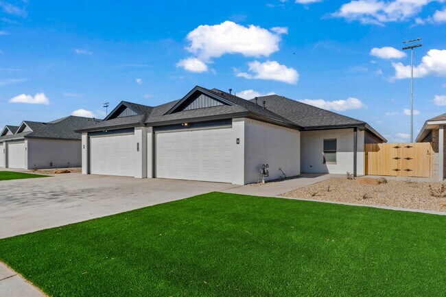 Photo - Like new duplex in Frenship East! Unit A