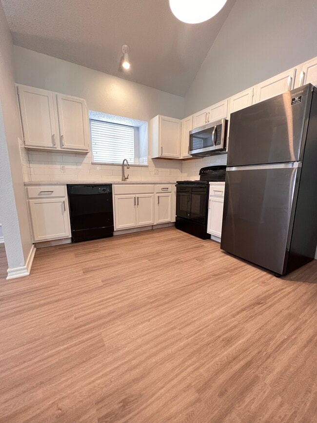 Photo - 808 Xavier Dr