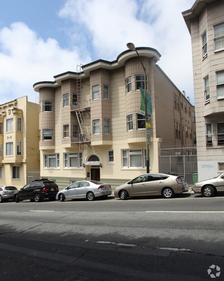 1372 Pine St - 1372 Pine St