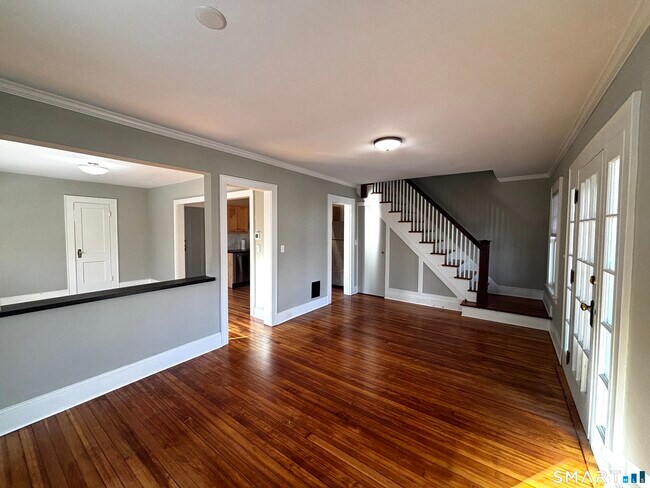 Photo - 371 Grovers Ave