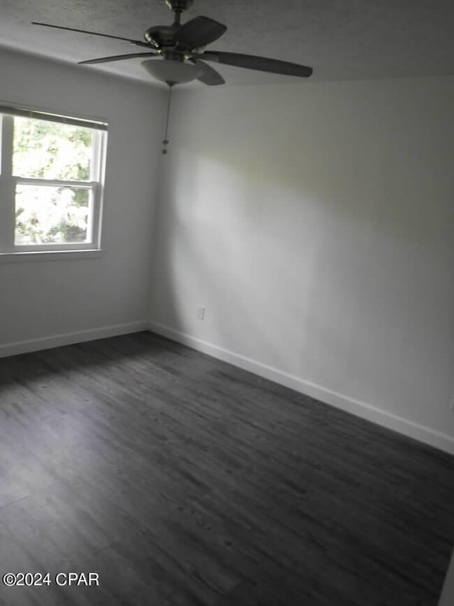 Photo - 1637 N James Ave