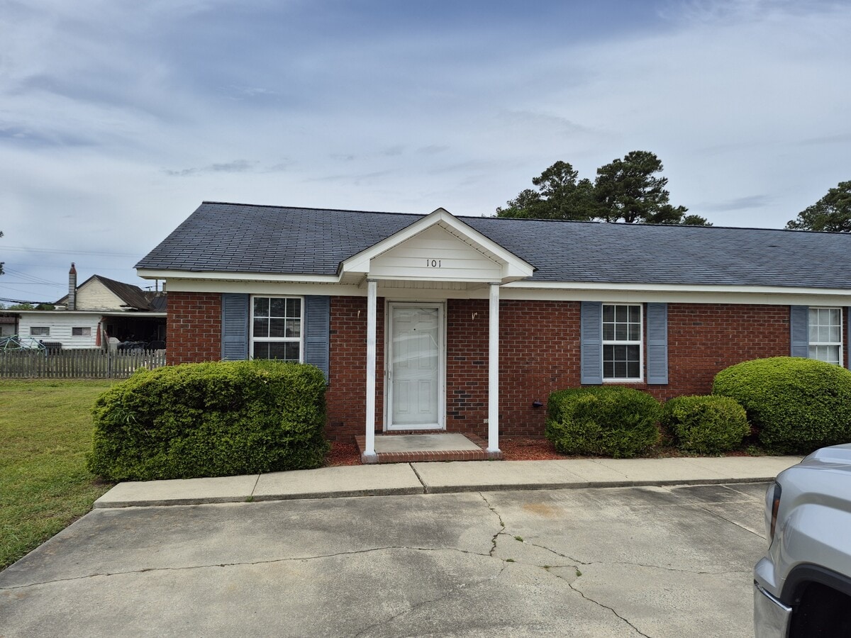 Photo - 101 N Mill St