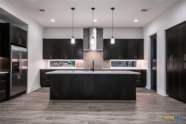 Photo - 2109 Bella Vista