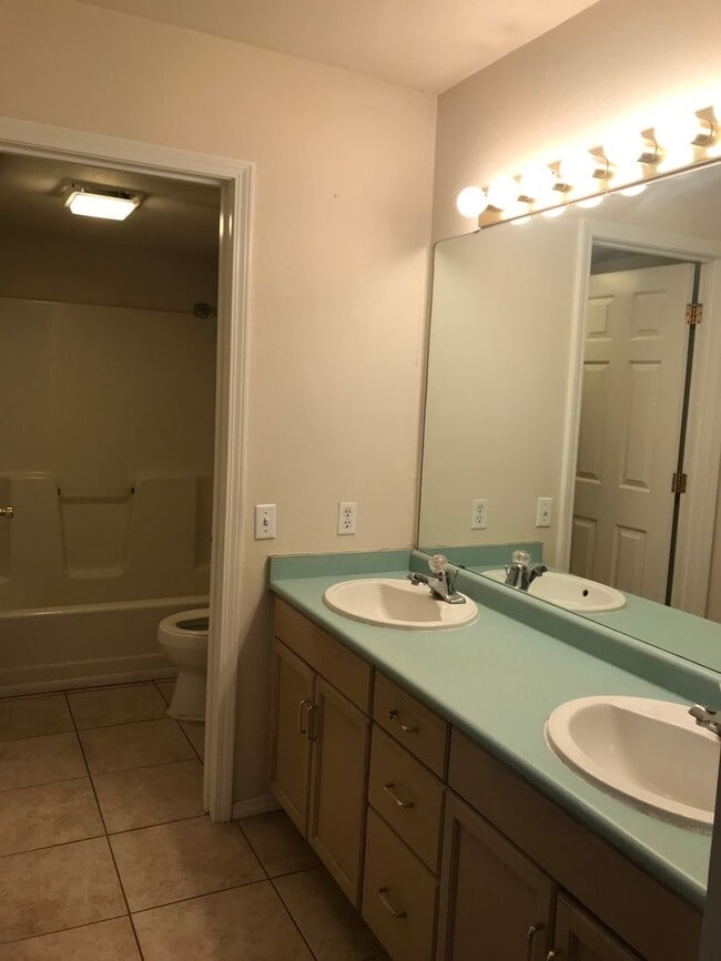 Photo - Apartment for Rent in Branson MO: Walk-in at Fall Creek Resort
