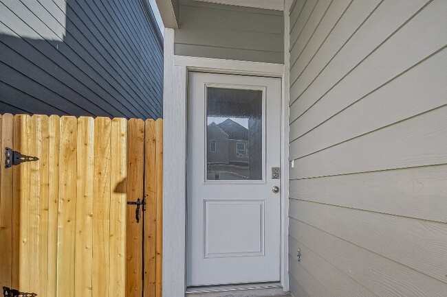 Photo - 3551 Shearwater St